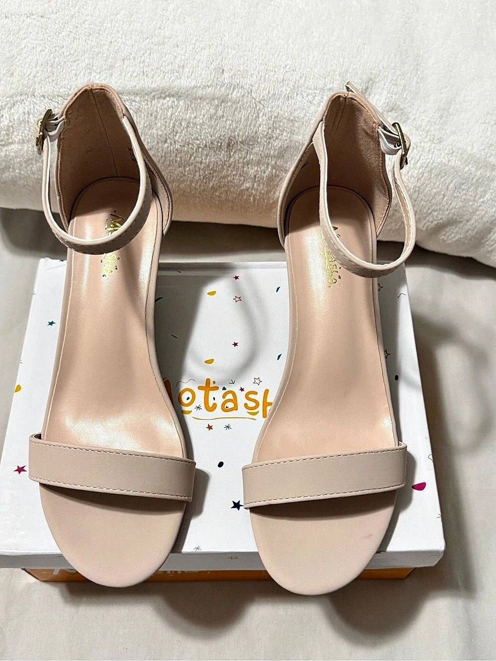 MOTASHA Ankle Strap Heels in Pink